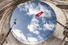 Apertura torre verso il cielo